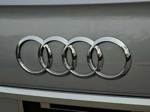 Used 2023 Audi Q5 2.0T Premium w/ Convenience Package image 32