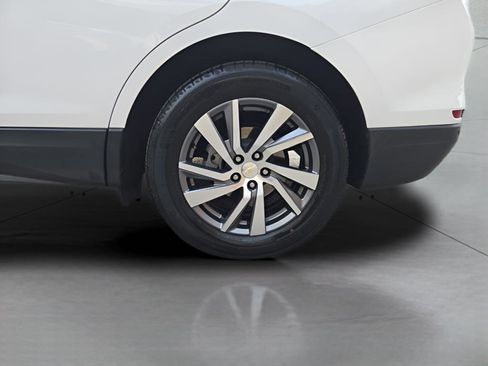 Used 2023 Chevrolet Equinox Premier AWD/4WD image 13