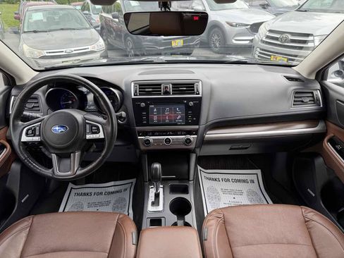 Used 2017 Subaru Outback 2.5i Touring AWD/4WD image 13