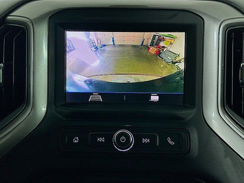 Used 2020 Chevrolet Silverado 1500 Custom w/ Custom Value Package AWD/4WD image 15