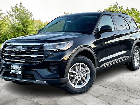 New 2026 Ford Explorer Active image 2