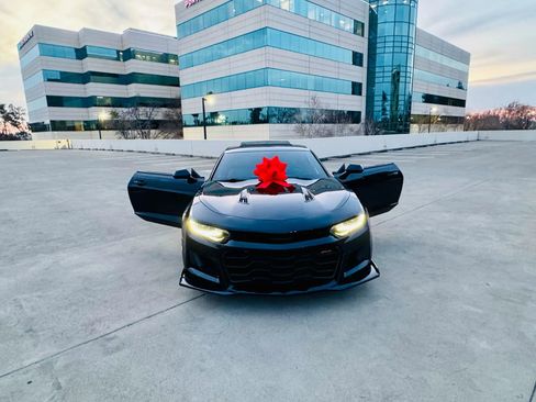 Used 2017 Chevrolet Camaro SS image 30