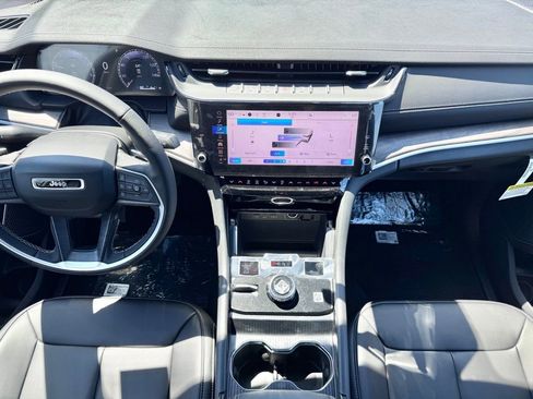 New 2026 Jeep Grand Cherokee L Limited AWD/4WD image 11