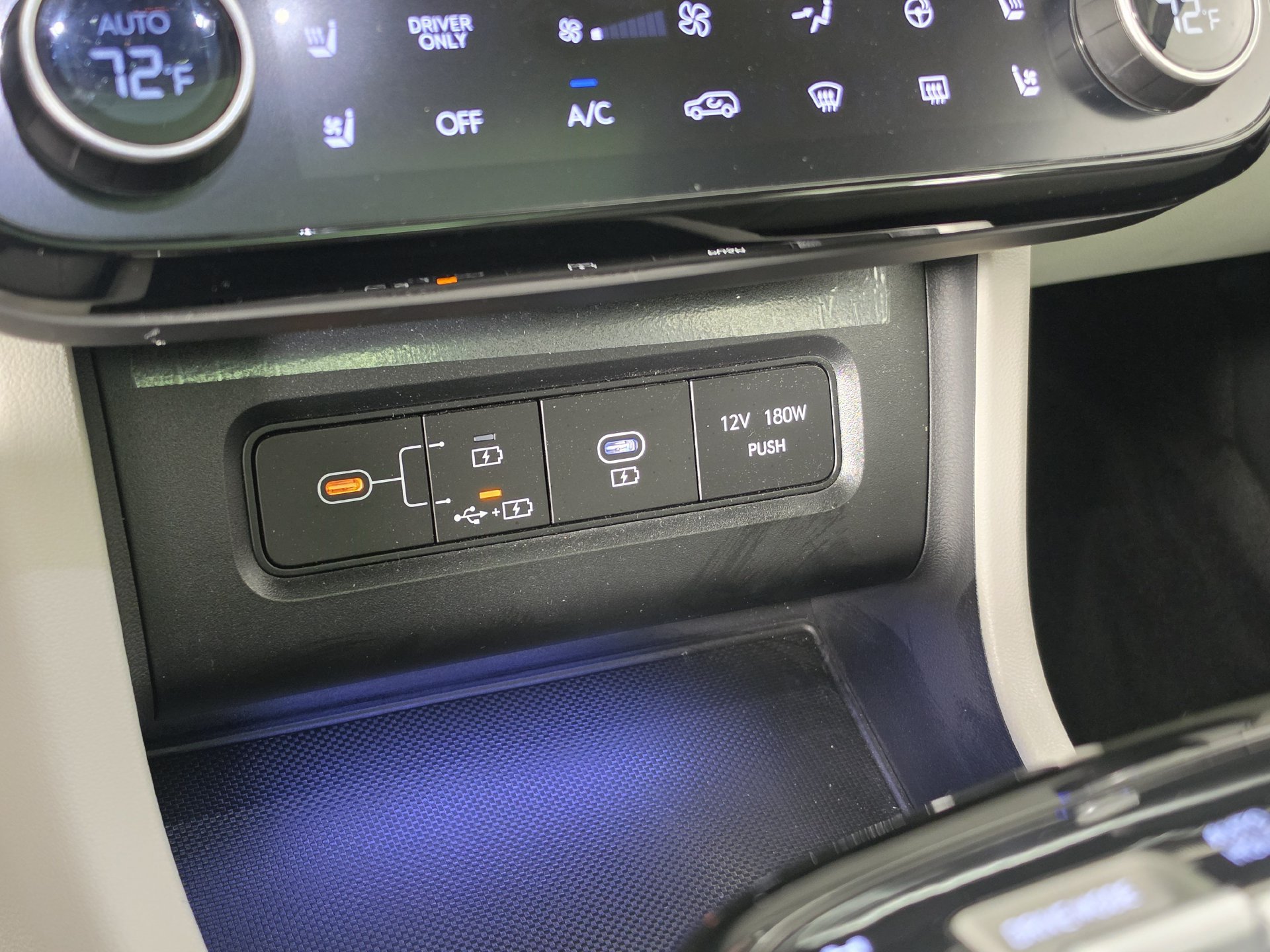 Used 2025 Hyundai Tucson Limited AWD/4WD image 17