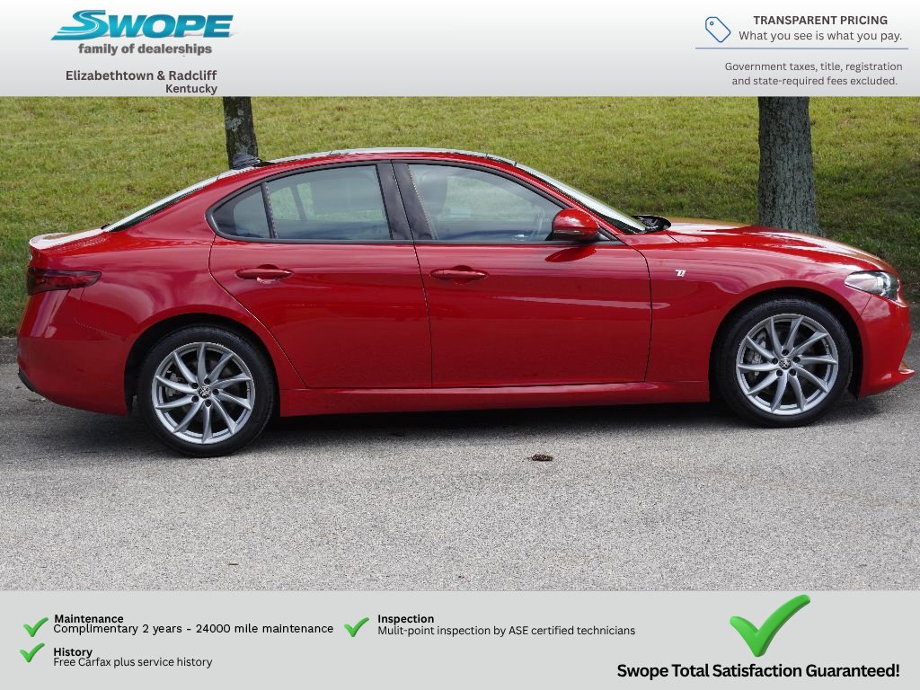 Used 2022 Alfa Romeo Giulia Ti AWD/4WD image 2