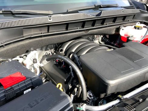 Certified 2026 Chevrolet Suburban LT w/ Comfort Package RWD image 32