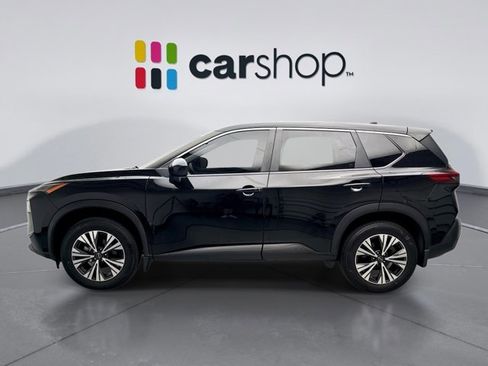 Used 2023 Nissan Rogue SV image 2