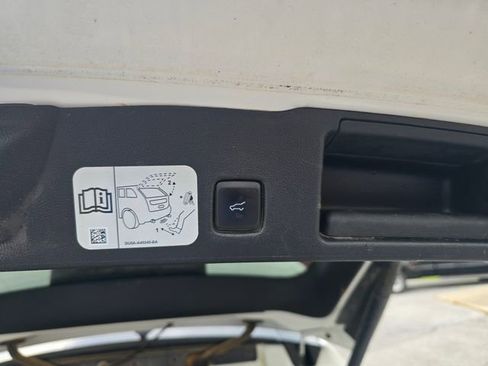 Used 2020 Ford Escape Titanium AWD/4WD image 15