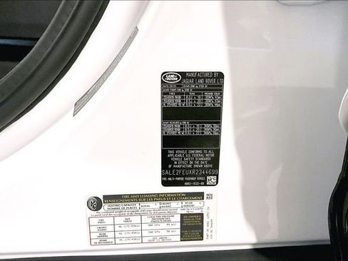 Certified 2024 Land Rover Defender 130 X-Dynamic SE AWD/4WD image 34