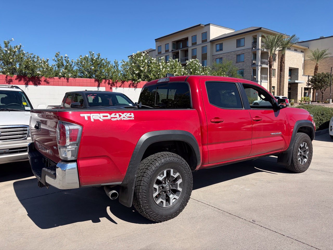 Used 2022 Toyota Tacoma TRD Off-Road AWD/4WD image 2