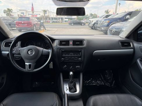 Used 2014 Volkswagen Jetta SE image 8