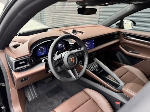 New 2026 Porsche Macan 4 Electric image 4