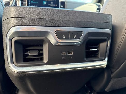Used 2022 Chevrolet Silverado 1500 LTZ w/ Technology Package AWD/4WD image 13