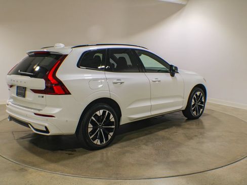Certified 2026 Volvo XC60 B5 Plus AWD/4WD image 5
