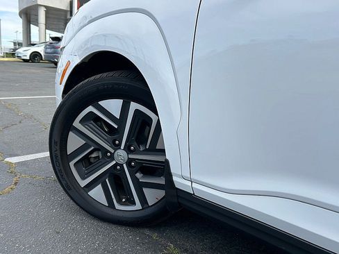 Used 2023 Hyundai Kona SEL FWD image 11