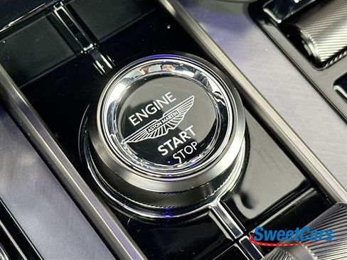 Used 2025 Aston Martin Vanquish image 27