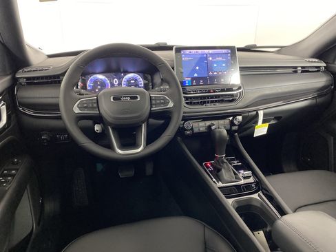 New 2026 Jeep Compass Limited w/ Sun, Sound & Navigation Group AWD/4WD image 17