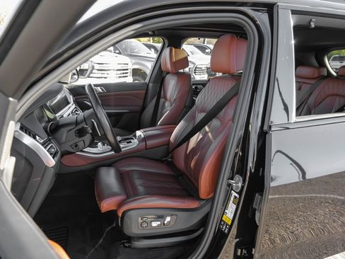 Used 2022 BMW X5 M50i w/ Executive Package image 34