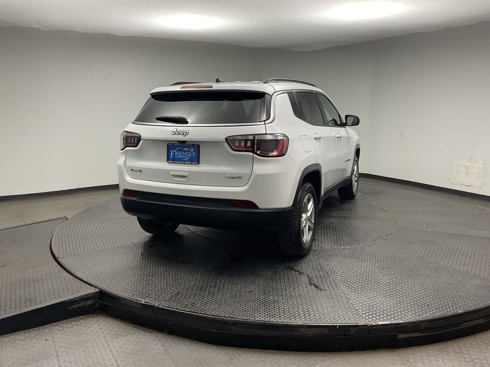 Used 2024 Jeep Compass Latitude AWD/4WD image 7