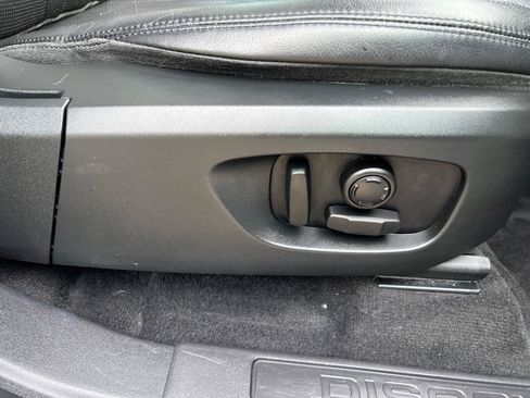 Used 2019 Land Rover Discovery Sport AWD/4WD image 34
