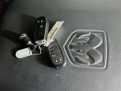 Used 2013 RAM 2500 Laramie w/ Cold Weather Group image 36