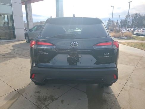Used 2023 Toyota Corolla Cross XLE image 6