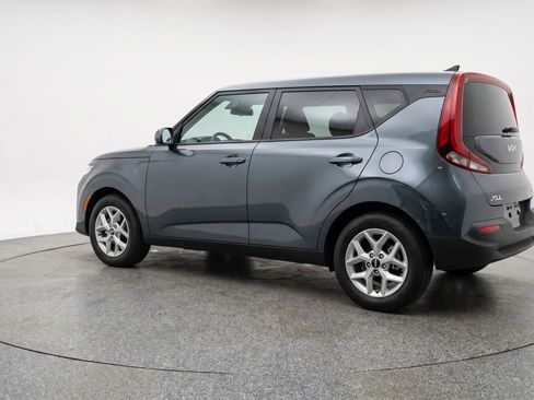 Used 2025 Kia Soul LX w/ LX Technology Package FWD image 6