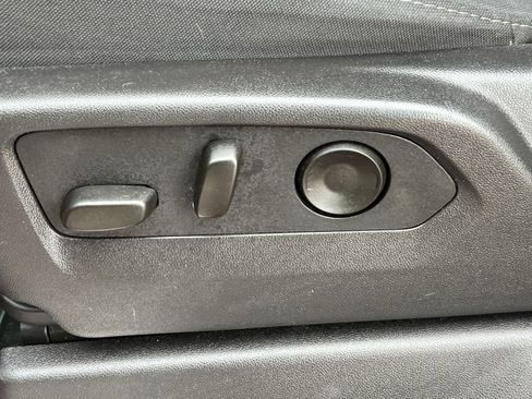 Used 2024 Chevrolet Silverado 1500 LT image 11