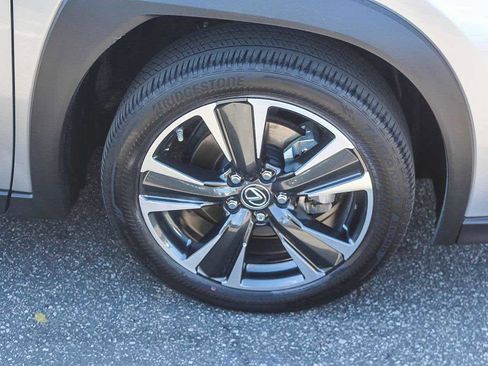 Used 2024 Lexus UX 250h FWD image 9