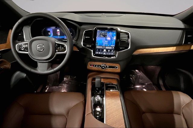 Certified 2024 Volvo XC90 B5 Plus w/ Protection Package AWD/4WD image 19