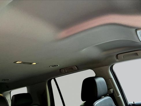 Used 2020 Chevrolet Tahoe LT RWD image 30
