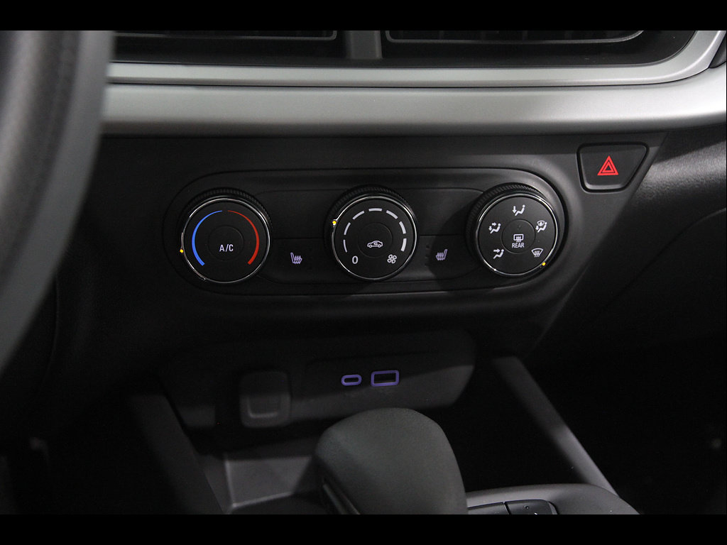 Used 2024 Chevrolet Trax LS w/ LS Convenience Package FWD image 14