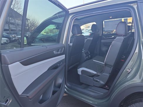 New 2026 Volkswagen Atlas Peak Edition image 23