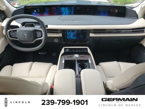 New 2027 Lincoln Navigator Premiere RWD image 17