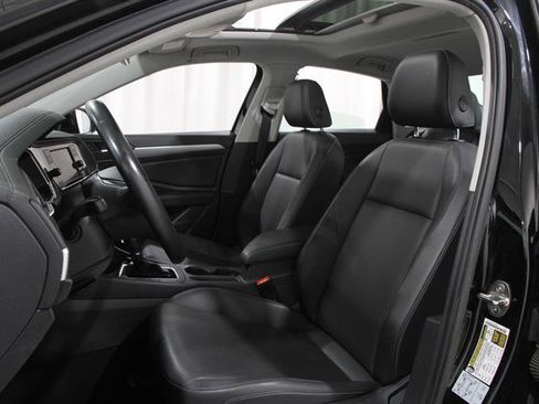 Used 2019 Volkswagen Jetta SE image 5