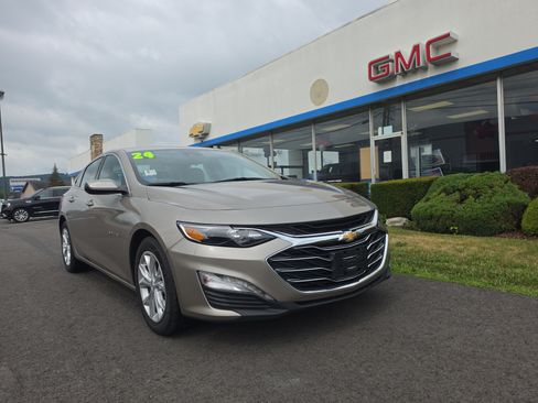 Used 2024 Chevrolet Malibu LT FWD image 1