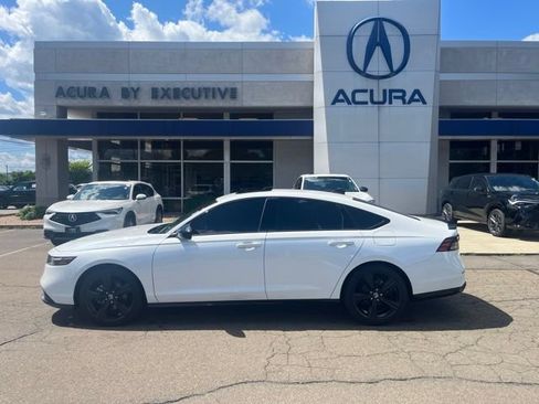 Used 2025 Honda Accord Sport image 1