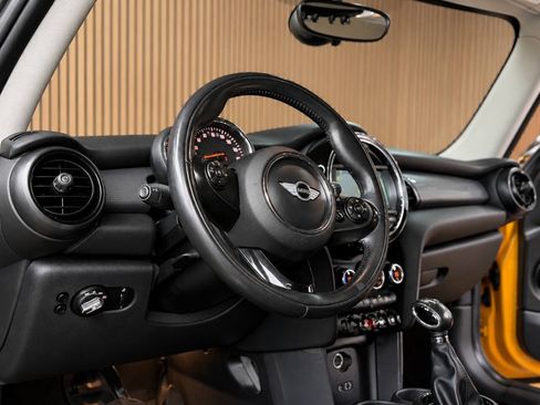 Used 2018 MINI Cooper 2-Door Hardtop FWD image 8