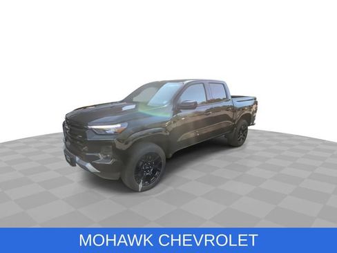 Certified 2024 Chevrolet Colorado Z71 w/ LPO, Dark Essentials Package AWD/4WD image 4