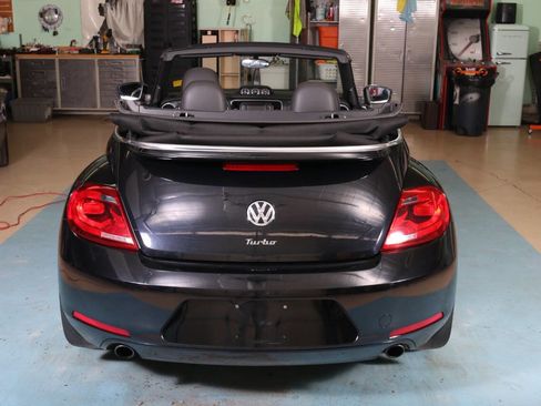 Used 2013 Volkswagen Beetle 2.0T FWD image 16