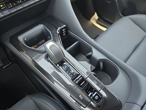 New 2026 Toyota Crown Platinum image 25