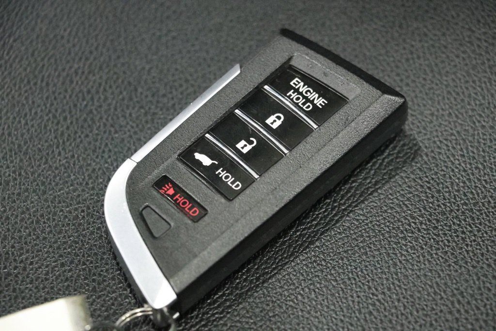 Used 2022 Acura MDX SH-AWD image 38