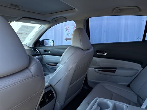 Used 2016 Acura TLX w/ Technology Package image 26