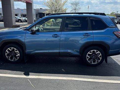 Used 2025 Subaru Forester Premium w/ Convenience Package #1 image 6