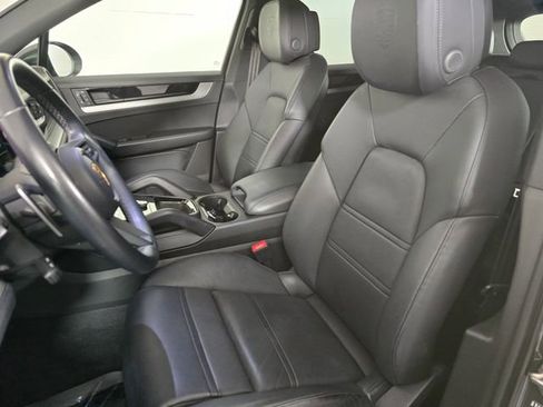 Used 2024 Porsche Cayenne image 23