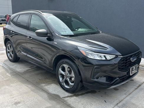 Used 2024 Ford Escape ST-Line image 3