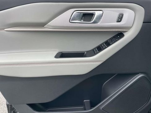 New 2026 Ford Explorer Active w/ Active Comfort Package RWD image 19