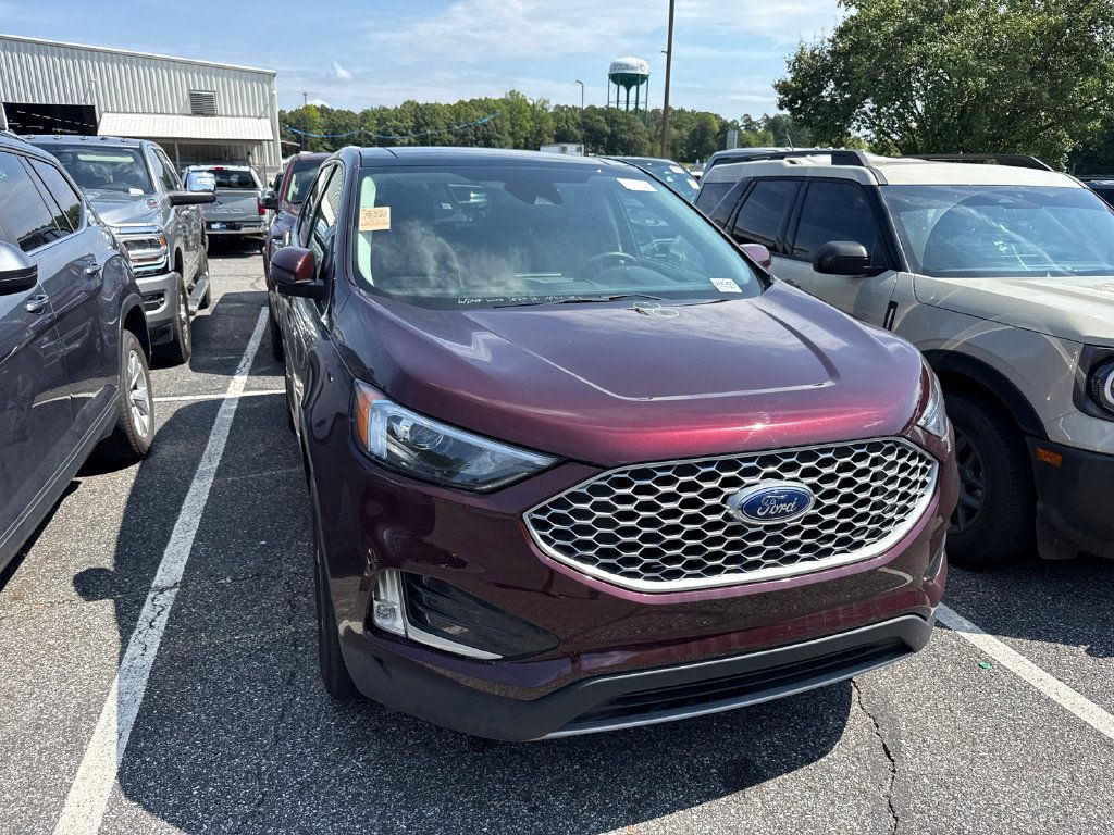 Used 2024 Ford Edge SEL w/ Convenience Package AWD/4WD image 3