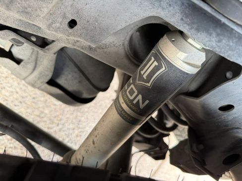 Used 2018 Toyota 4Runner TRD Off-Road Premium image 32