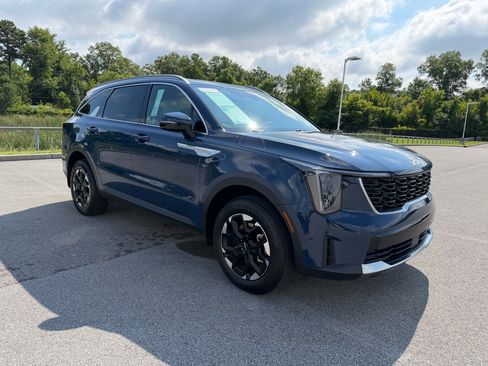 Used 2025 Kia Sorento S AWD/4WD image 7